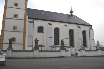 galerie soch světců u jižní strany (© de ardoise 05/2005)