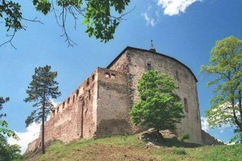 čelo královského paláce (© Miroslav Rybáček 2004)