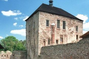 královský palác od druhé nové brány (© Miroslav Rybáček 2004)