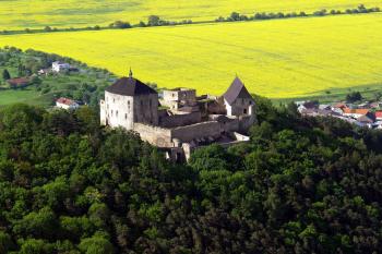 Točník - letecký snímek ( © Radovan Smokoň 05/2006)