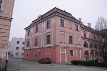 nároží jižního křídla (© D Dohňanský, 02/2018)