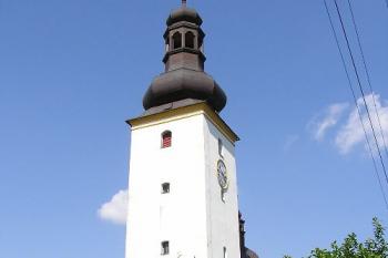 pohled na kostel od západu (© Jan P. Štěpánek 06/2006)