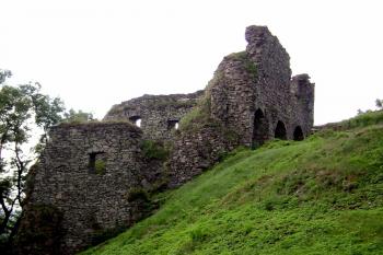 ruina paláce (© Daniel Šmidrkal, 06/2011)