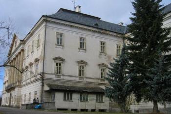 Zámek od východu ( © Pavel Vítek 11/2006)