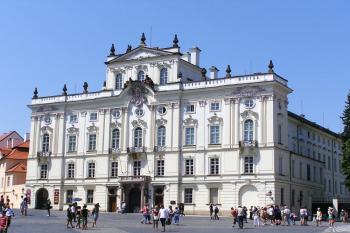 Arcibiskupský palác od jihu ( © Jan P. Štěpánek 07/2007)