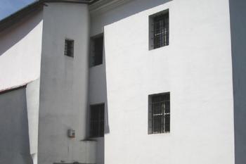 pohled na vstupní čáast (© de ardoise  05/2005)