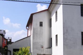 vstupní průčelí synagogy ( © Jan P. Štěpánek 05/2008)
