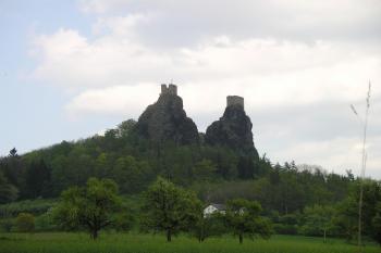 Zřícenina hradu Trosky (© Vlastislav Mareček, 04/2011)