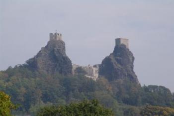 Majestátní Trosky (© Dušan Lipár, 11/2006)