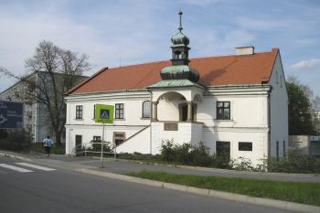 pohled od silnice (© de ardoise 05/2005)