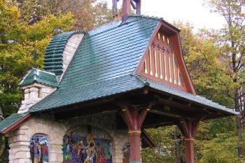 jedno ze zastavení tzv. Nové křížové cesty - Jurkovičovy ( © Jan P. Štěpánek 10/2007)