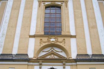 portál klášterního kostela (© de ardoise 05/2005)