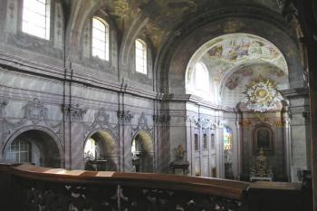 pohled z kruchty do lodi (© de ardoise 05/2005)