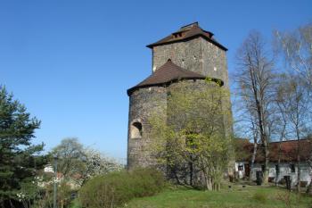 Hrad v Týnci n. Sázavou ( © Jiří Čížek 04/2007)
