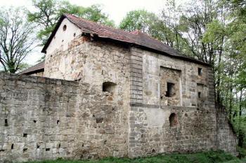 vstupní brána ( © Pavel Zany Komárek 5/5/2005)