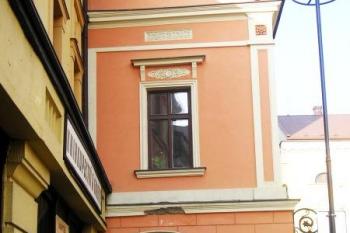 podloubí z boku radniční budovy (© Ondřej Štěpánek, 03/2007)