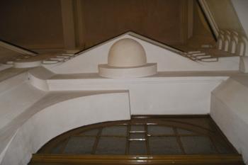 detail záklenku portálu u východu (© de ardoise 04/2005)