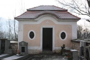 Kaple v jihozápadním rohu hřbitova ( © Ivan Grisa 12/2009)