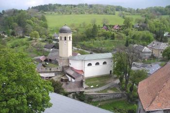 pohled na kostel z hradu (© de ardoise 05/2005)
