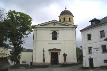 průčelí kostela (© de ardoise 05/2005)