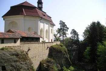 Zřicenina hradu Valdštejn (© Vlastislav Mareček, 04/2011)