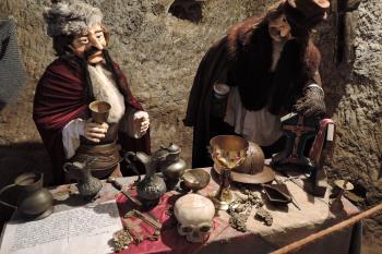Hrad Valečov - hradní sklepení (© aleshwarrior, 07/2016)