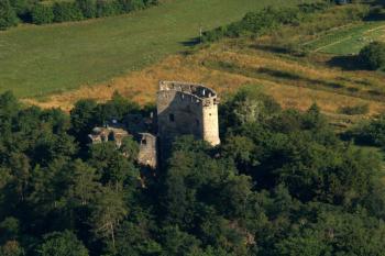 Zřícenina Valečov - Letecký snímek ( © Radovan Smokoň 08/2006)