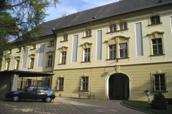 zahradní průčelí zámku (© de ardoise 05/2005)