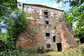 Západní průčelí ( © Luděk Pitter 07/2005)