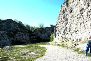 Severní zakončení bývalého lomu ( © Jan P. Štěpánek 05/2005)