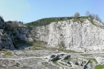 celkový pohled na areál štramberské Botanické zahrady a arboreta ( © Jan P. Štěpánek 05/2008)