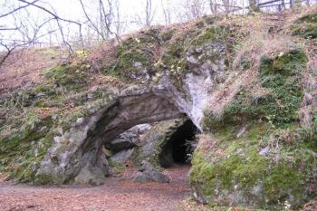 Hlavní vstup do jeskyně (© Jan P. Štěpánek, 11/2006)