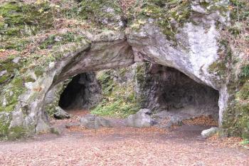 Hlavní vstup do jeskyně (© Jan P. Štěpánek, 11/2006)