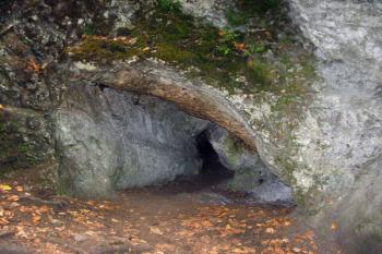 Zadní část tzv. Jezevčí díry (© Miroslav BITTER 10/2005)