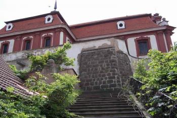 schodiště ke kostelu (© Stanislav Drda 05/2005)