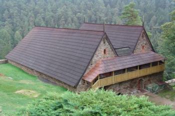 nádvoří (© Dušan Lipár, 2006)
