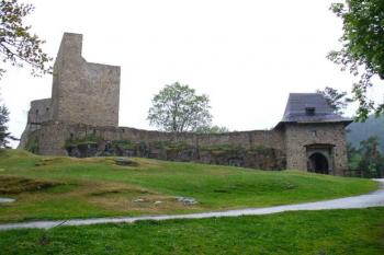 Velhartice - zříceniny hradu, vstup (© Pavel Jarý,  06.05.2007)