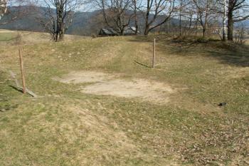 Pohled s dělové rampy na plochu šancí ( © Miroslav BITTER 04/2007)