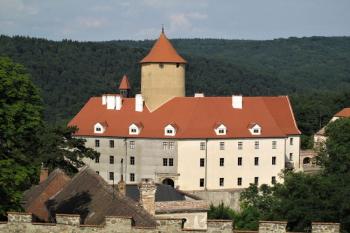 čelo hradního jádra ( © Jan P. Štěpánek 07/2014)