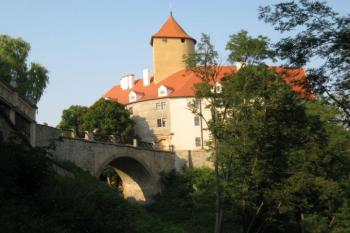 pohled na vnitřní hrad s mostem (© Lubos Trilety, 07/2007)