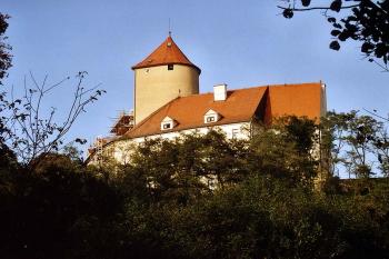 Vnitřní hrad od jihu (© Jiří Cukr, 10/2001)