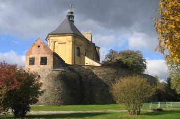 Kostel sv. Jiří (© Pavel Vítek 10/2013)