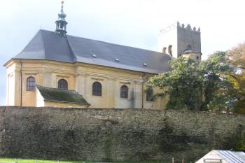 Kostel sv. Jiří (© Pavel Vítek 10/2013)