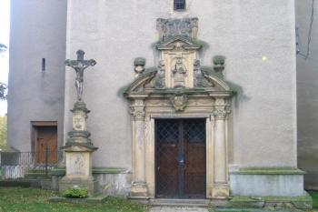 Kostel sv. Jiří (© Pavel Vítek 10/2013)