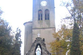 Kostel sv. Jiří v Náklu (© Pavel Vítek 10/2013)