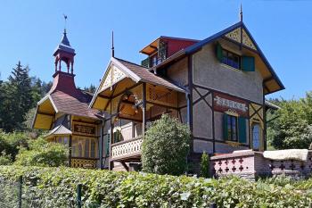 Jurkovičův sloh na vile Šárce (© Ivo Rozehnal, 06/2014)