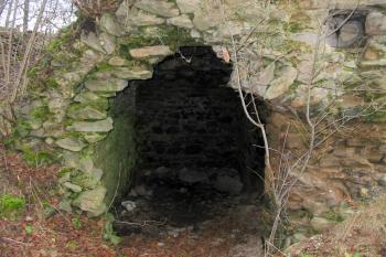 vstup do zachovalé místnosti (© D Dohňanský, 12/2014)