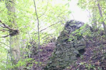 Zbytky branské věže (© Jan Večeřa, 09/2014)