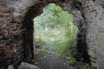 Zachovaná místnost ( © Roman Řezáč 07/2002)