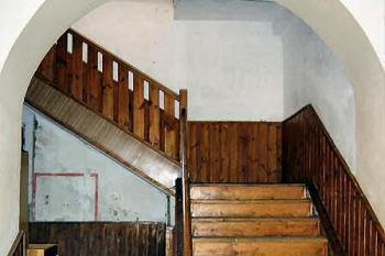 schodiště v interiéru ( © OKD, Báňské stavby Ostrava, 2005)